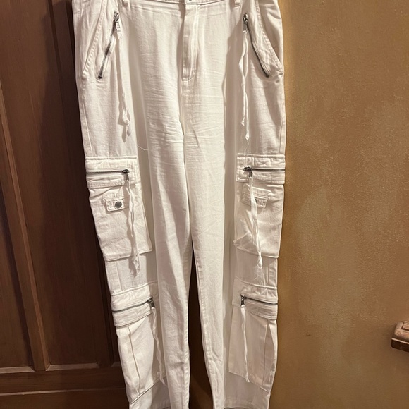 Blank NYC White/off white Cargo Pants with Zipper Details - Picture 1 of 5